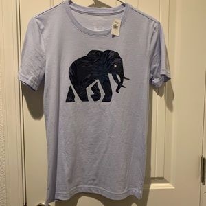 Banana Republic NWT Elephant logo eco T-shirt pale lavender color.